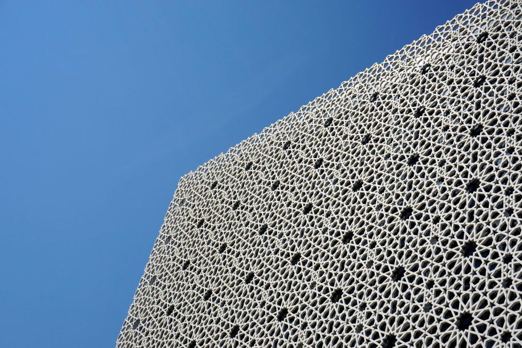 tejido de lunares blancos y negros